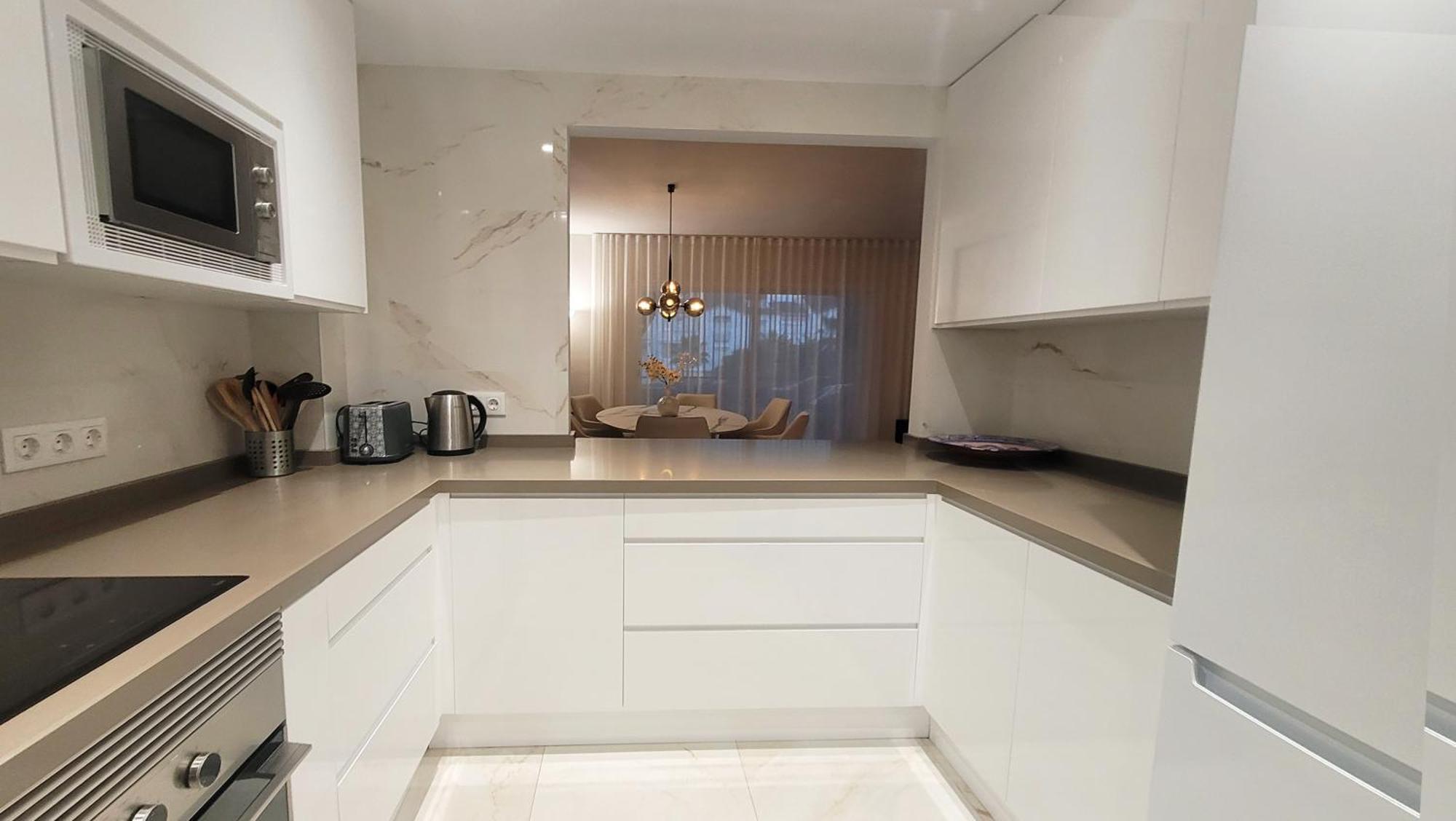 Apartment In El Presidente Beach Side New Golden Mile Estepona Exterior photo